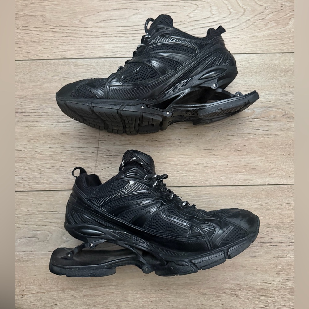 Balenciaga Black Men’s Runner Sneakers